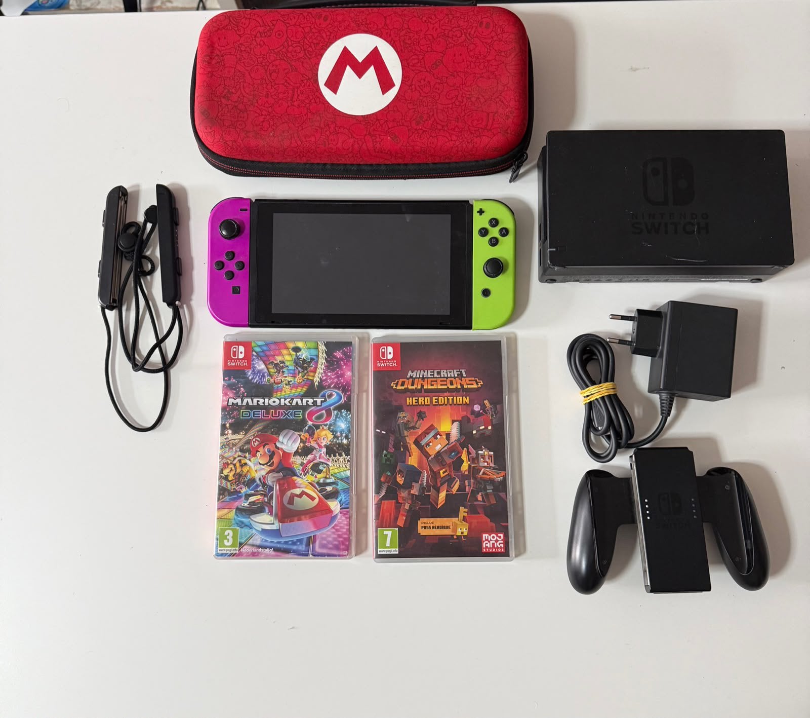 Nintendo Switch V1 + Mario Kart 8 Deluxe & Accessoires, Racen en Vliegen, Ophalen of Verzenden, Zo goed als nieuw, 3 spelers of meer