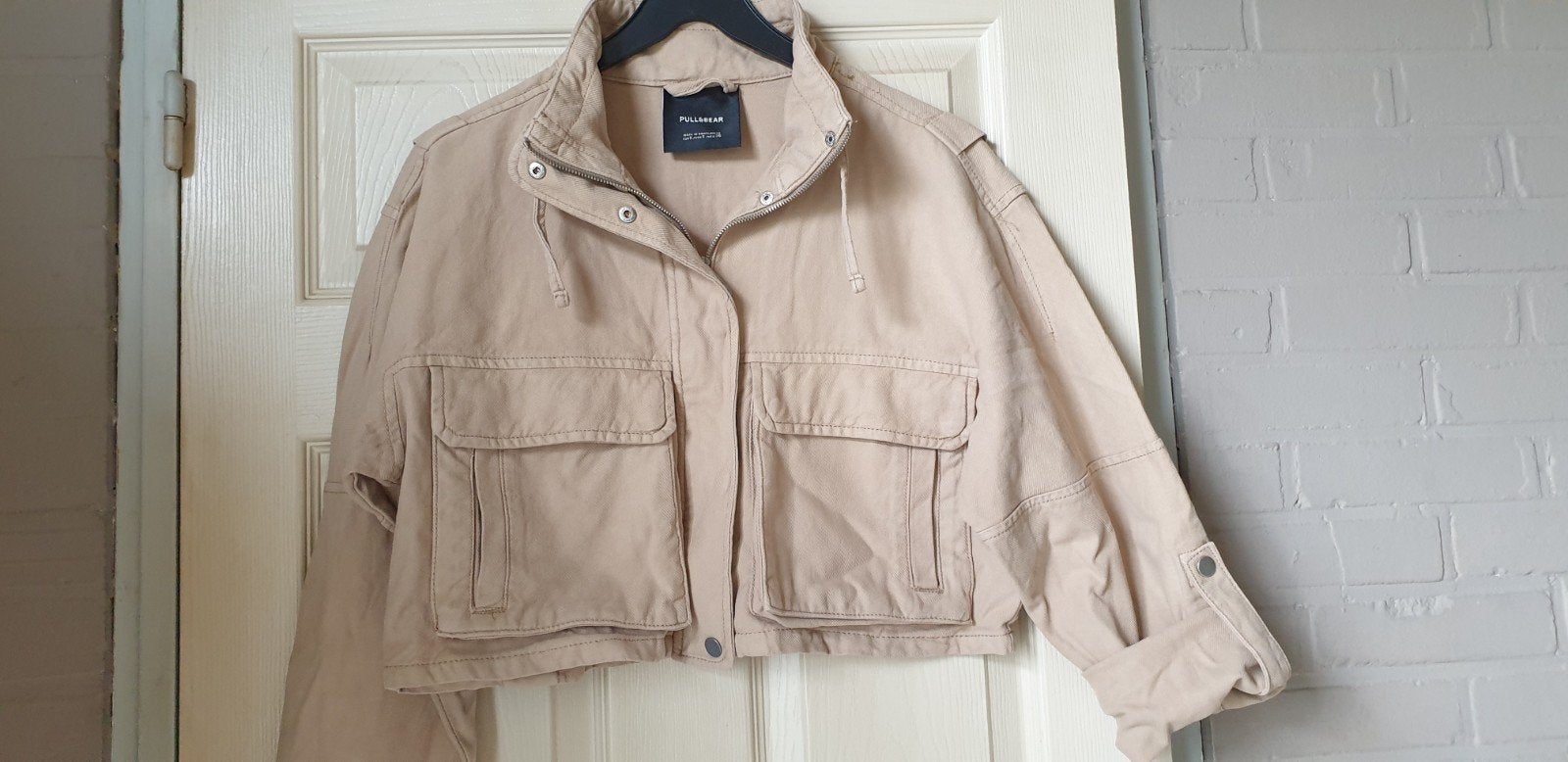 Nieuwe PULL & BEAR jas maat S, Kleding | Dames, Jassen | Zomer, PULL & BEAR, Beige, Nieuw, Ophalen of Verzenden