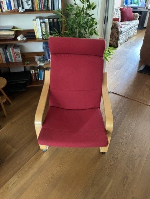 Rode IKEA POÄNG fauteuil, Huis en Inrichting, Fauteuils, Ophalen, 75 tot 100 cm, Zo goed als nieuw, Stof
