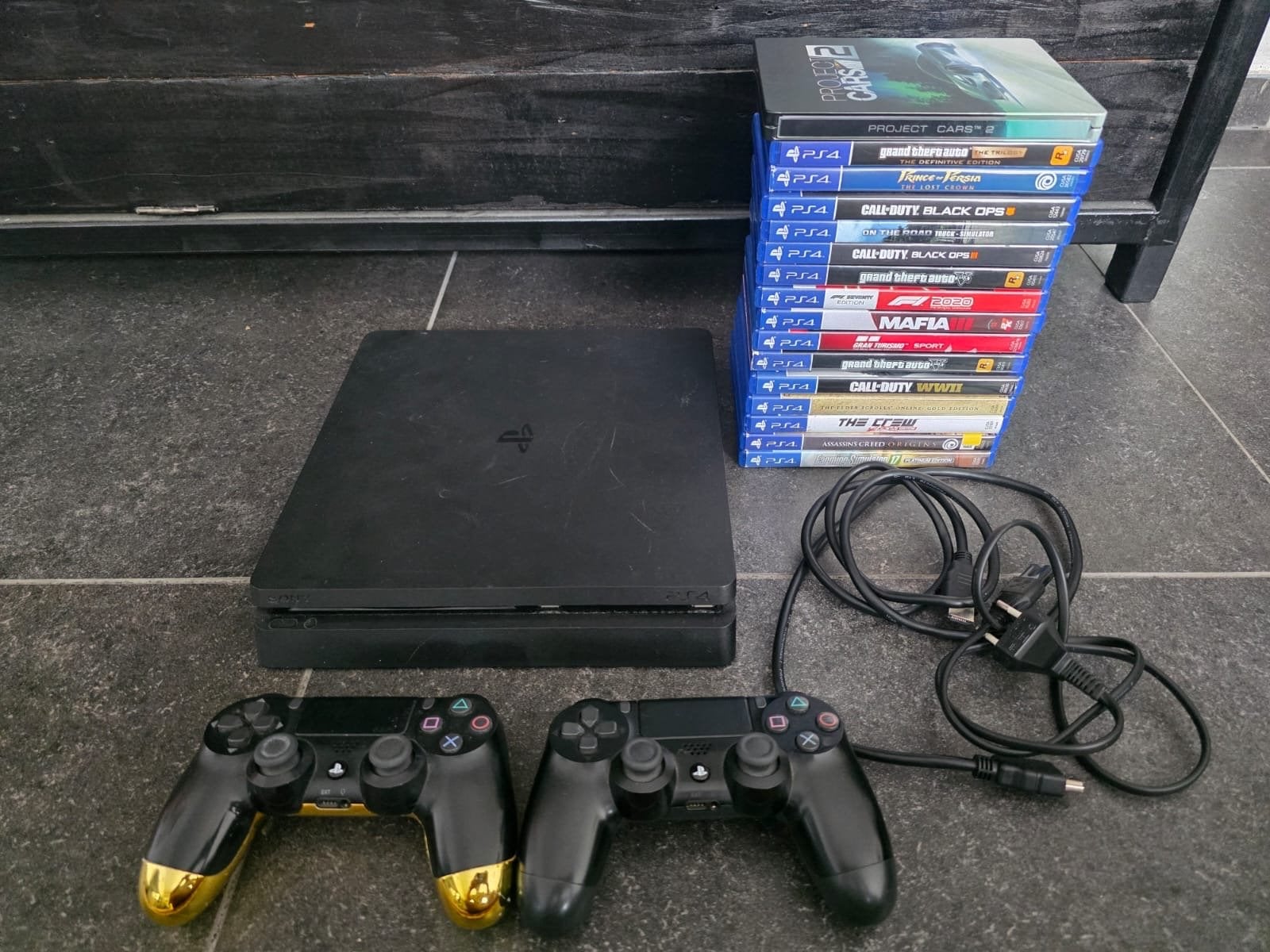 PlayStation 4 Slim met 2 controllers en games, Met 2 controllers, Ophalen of Verzenden, Slim, 500 GB