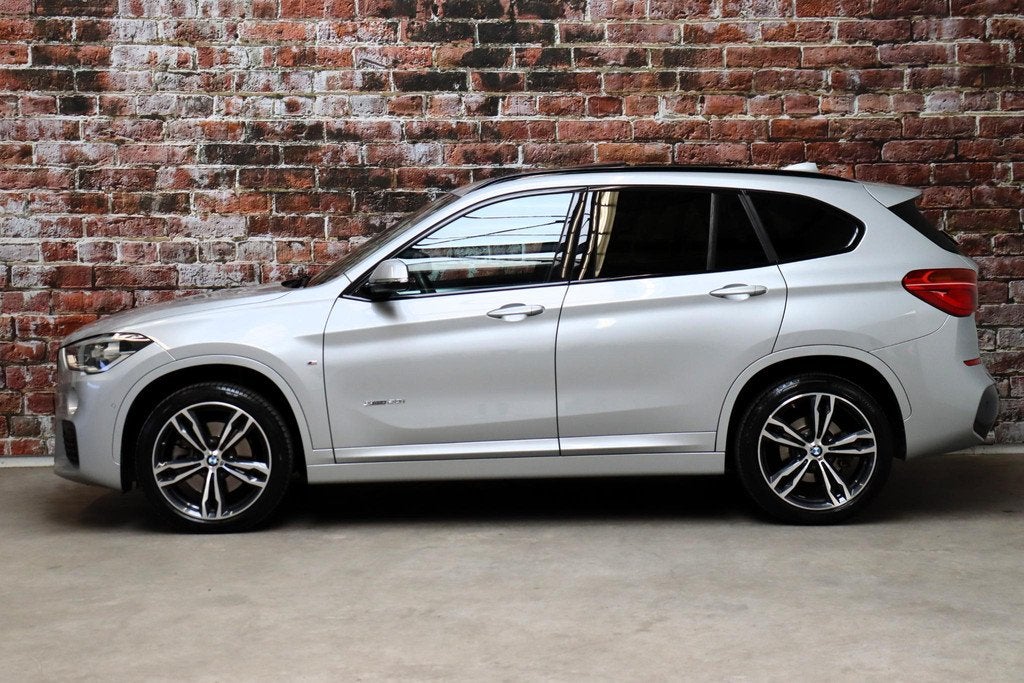 BMW X1 sDrive20i High Executive M Sport Pakket Automaat / Na, 1998 cc, Euro 6, SUV of Terreinwagen, 84 €/maand