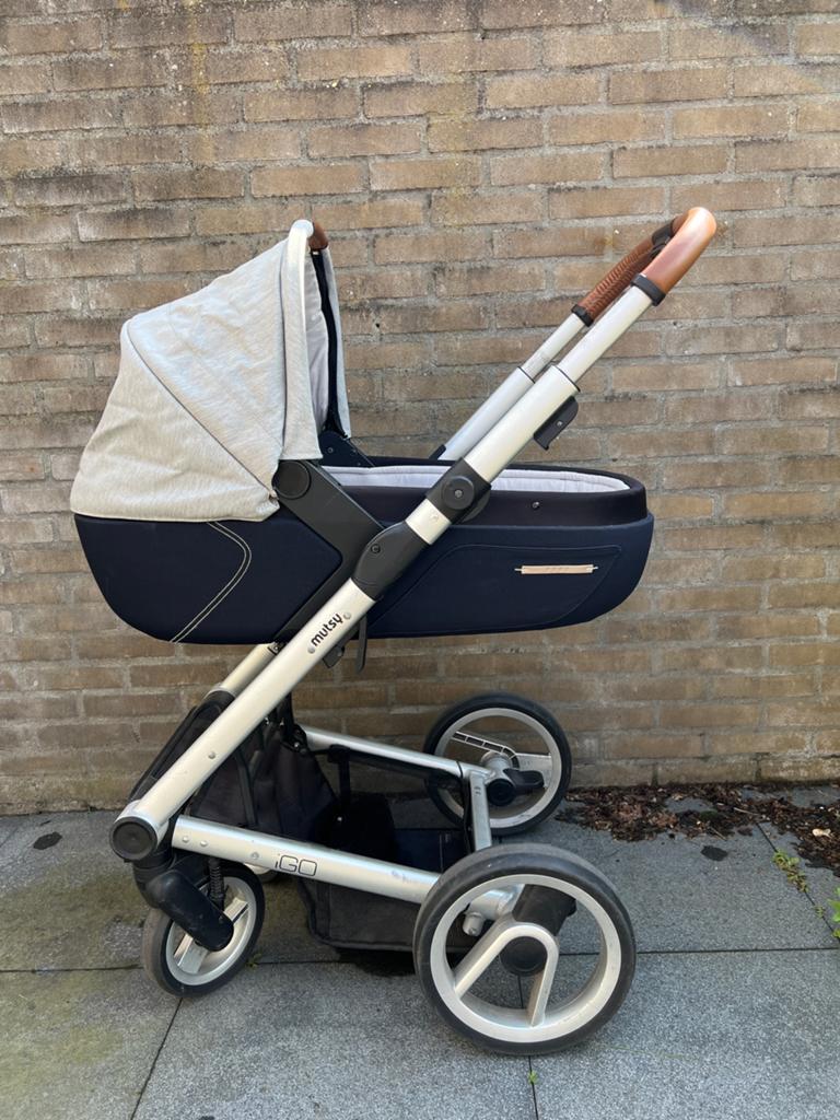 Mutsy Kinderwagen kleur grijs/zwart, Gebruikt, Verstelbare duwstang, Mutsy, Ophalen