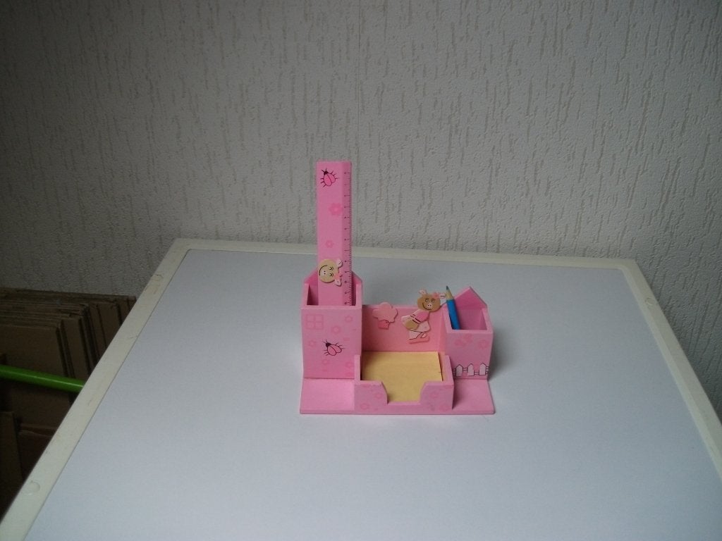 Potlodenbakje rose met varkentjes, Ophalen of Verzenden, Gebruikt