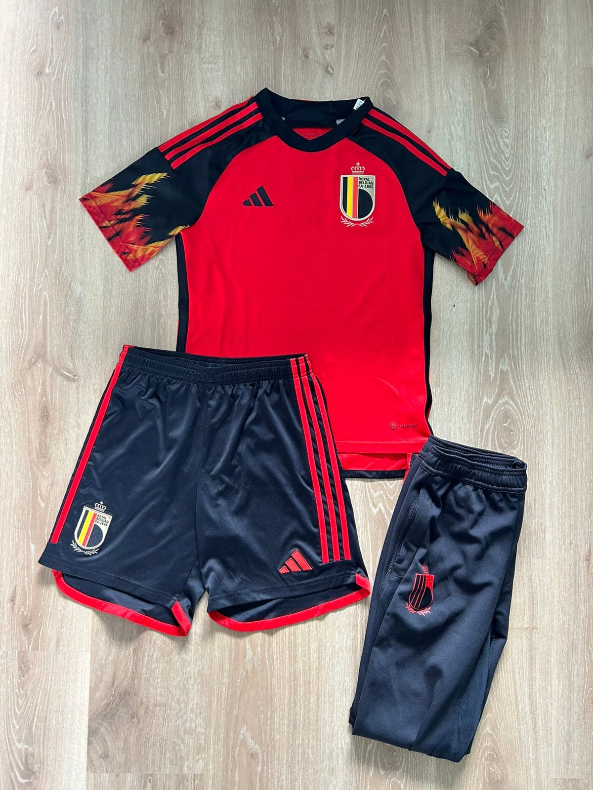 België Adidas WK thuistenue en broek 22/23 Maat 164/XS, Zwart, Ophalen of Verzenden, Adidas, Gedragen