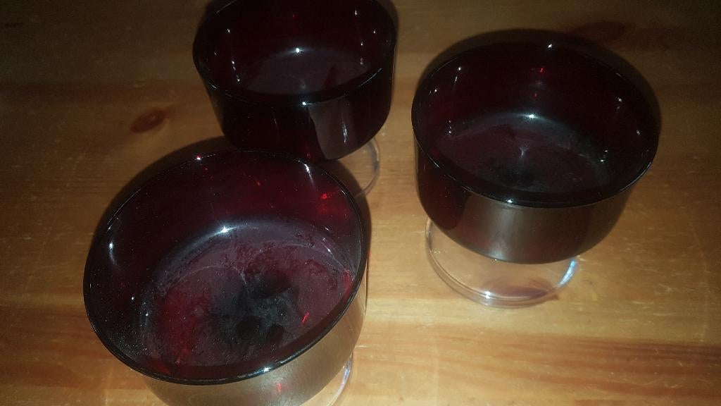 Rode cocktail glazen, 3 stuk, 10 cm, Glas of Glazen, Gebruikt, Ophalen of Verzenden, Glas