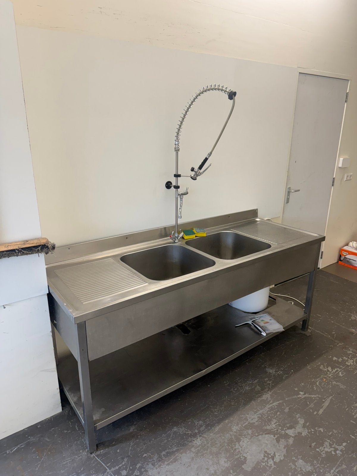 RVS Spoeltafel met kraan en close in boiler, Ophalen, RVS Meubilair