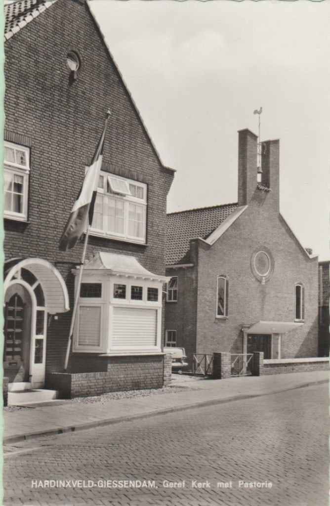 Hardinxveld-Giessendam. Geref. kerk met Pastorie 1961., Verzamelen, Ophalen, 1940 tot 1960, Ongelopen, Zuid-Holland