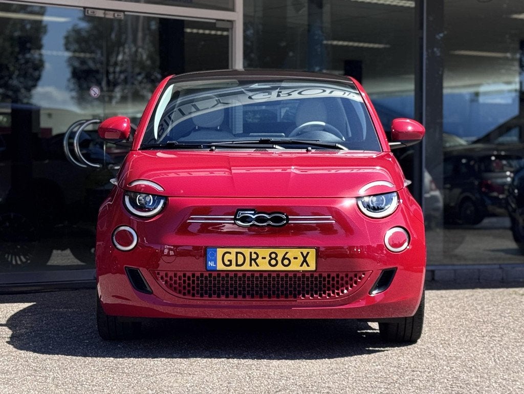 Fiat 500 La Prima 42 kWh | Camera | Panoramadak | JBL, Auto's, Fiat, Gebruikt, 118 pk, 4 stoelen, Origineel Nederlands