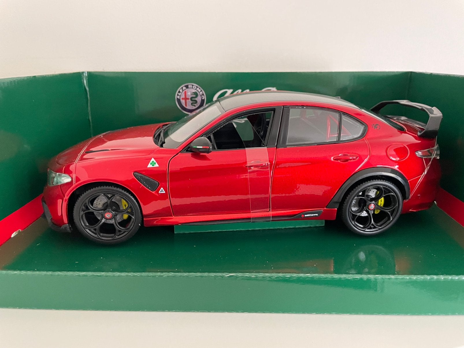 Alfa Romeo Giulia GTAm, Ophalen of Verzenden, Zo goed als nieuw, Bburago