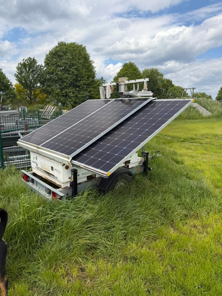 Mobiele lichtmast met zonnepanelen