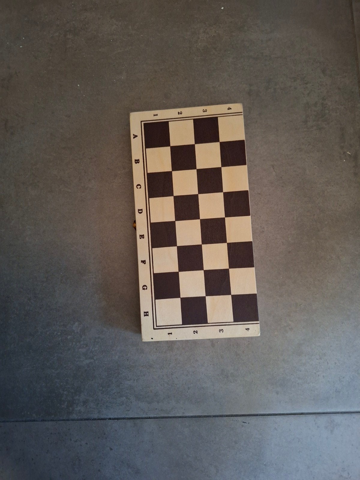 Houten schaakbord - Compact en draagbaar, Een of twee spelers, Ophalen, Zo goed als nieuw