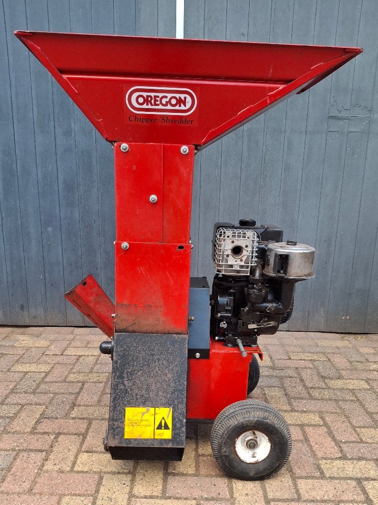 Oregon hakselaar versnipperaar . Model 180 . 8 Hp B& S motor, Ophalen, Zo goed als nieuw, Benzine, Oregon USA . ( ECHO )