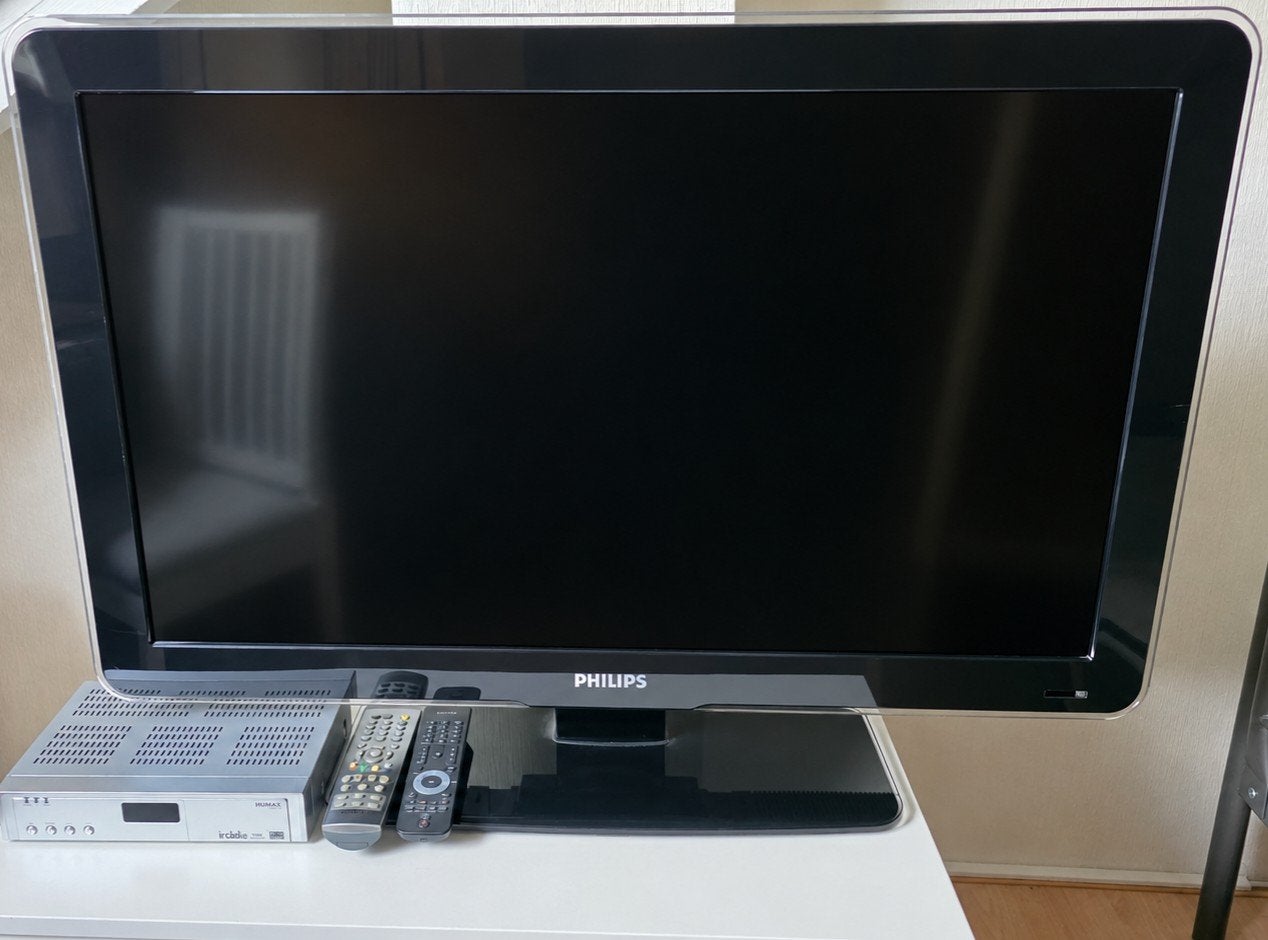 Philips LCD TV met Humax ontvanger en afstandsbedieningen, Ophalen, Philips, Gebruikt, 50 Hz