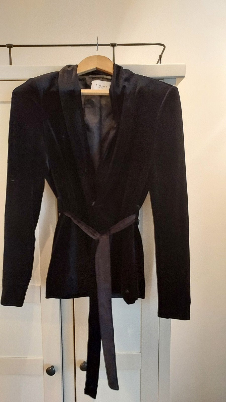 DISTRIKT NØRREBRO Zwart Fluwelen Jasje/blazer Maat S, Kleding | Dames, Zwart, DISTRIKT NØRREBRO, Ophalen of Verzenden, Zo goed als nieuw