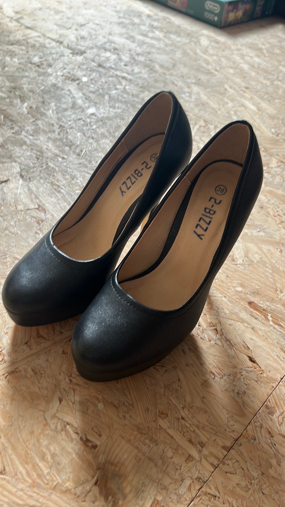 Pumps 2-bizzy zwart naat 38, Kleding | Dames, Ophalen of Verzenden, Zo goed als nieuw, Zwart