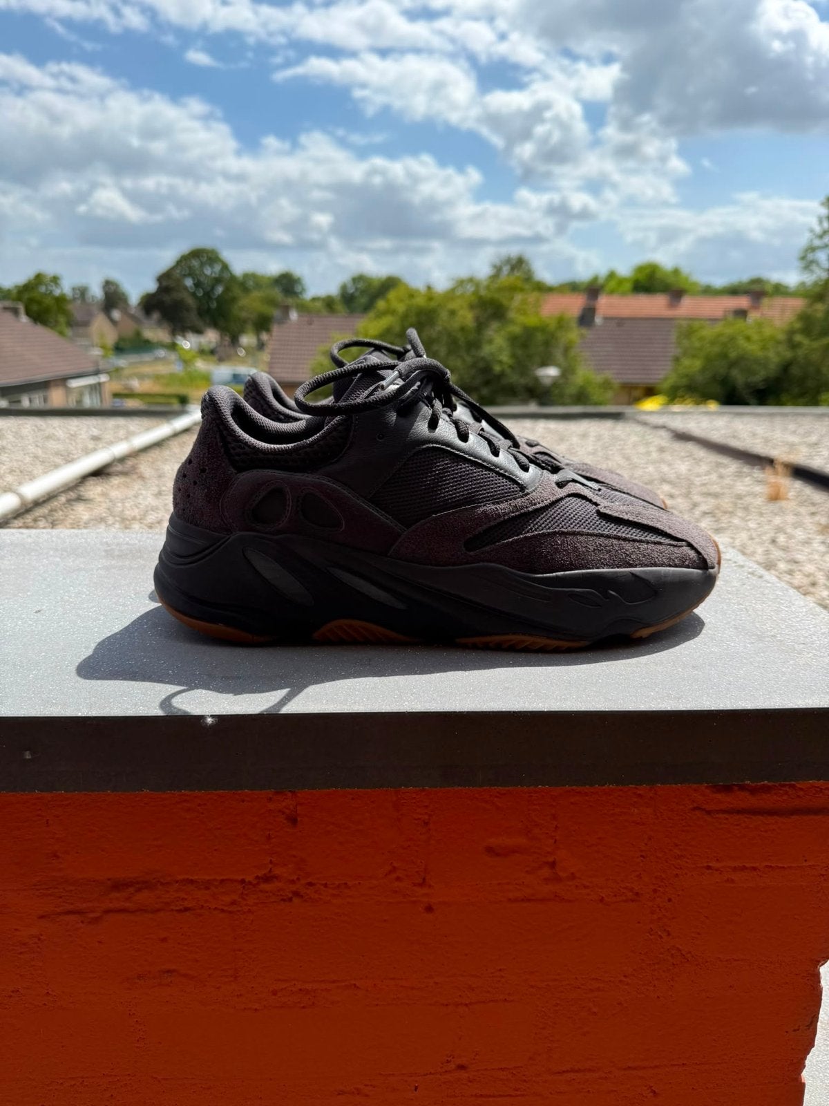 Adidas Yeezy Boost 700 Utility Black - Maat 46, Kleding | Heren, Schoenen, Zo goed als nieuw, Sneakers of Gympen, Zwart, Ophalen of Verzenden