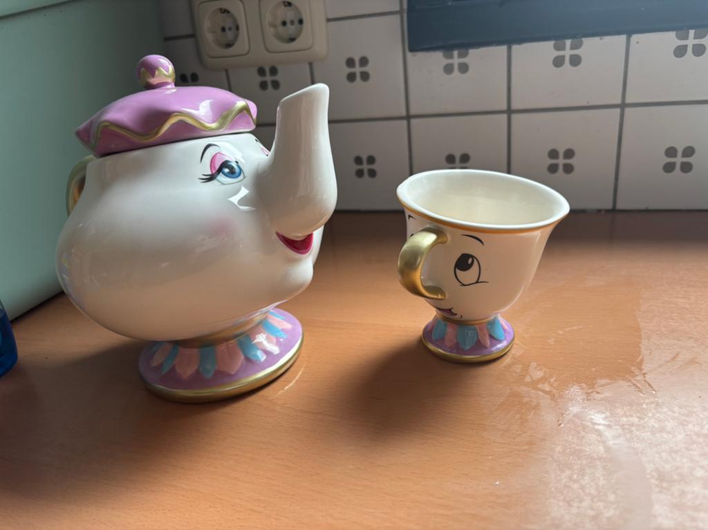 Disney mevrouw tuit theepot en chip kopje, Ophalen, Zo goed als nieuw, Overige stijlen, Overige typen