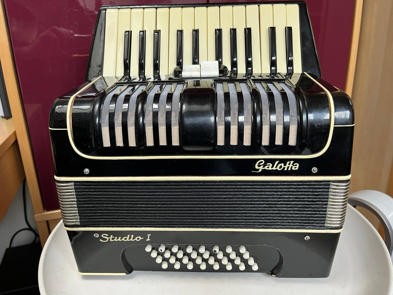Accordeon Galotta Studio I 32 bas, 2-korig, Muziek en Instrumenten, Accordeons, Gebruikt, 32-bas, Met koffer, Toetsaccordeon