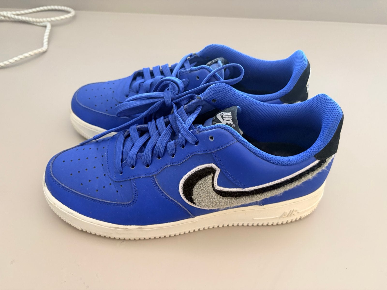 Nike Air Force 1 Sneakers maat 44- Blauw met unieke Swoosh, Ophalen of Verzenden, Gedragen, Blauw, Sneakers of Gympen