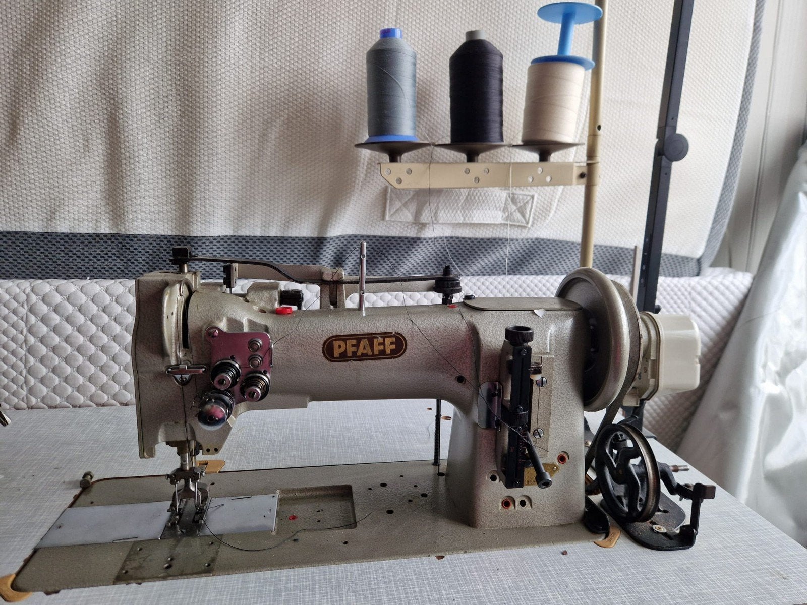 Pfaff Industriële Naaimachine - Robuust en Betrouwbaar, Ophalen, Naaimachine, Industrieel, Gebruikt
