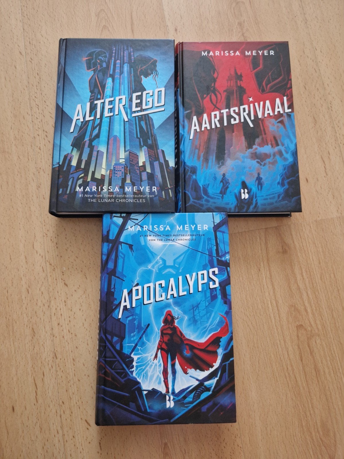boeken marissa meyer renegades 1 2 3 alter ego apocalyps, Boeken, Fantasy, Ophalen of Verzenden, Zo goed als nieuw