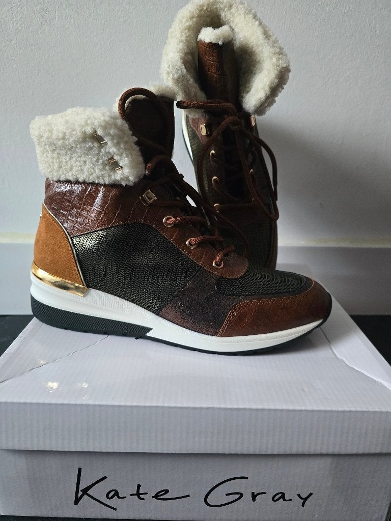 Nieuw Kate Gray sneakers met bont maat 42, Bruin, Nieuw, Ophalen of Verzenden, Kate Gray