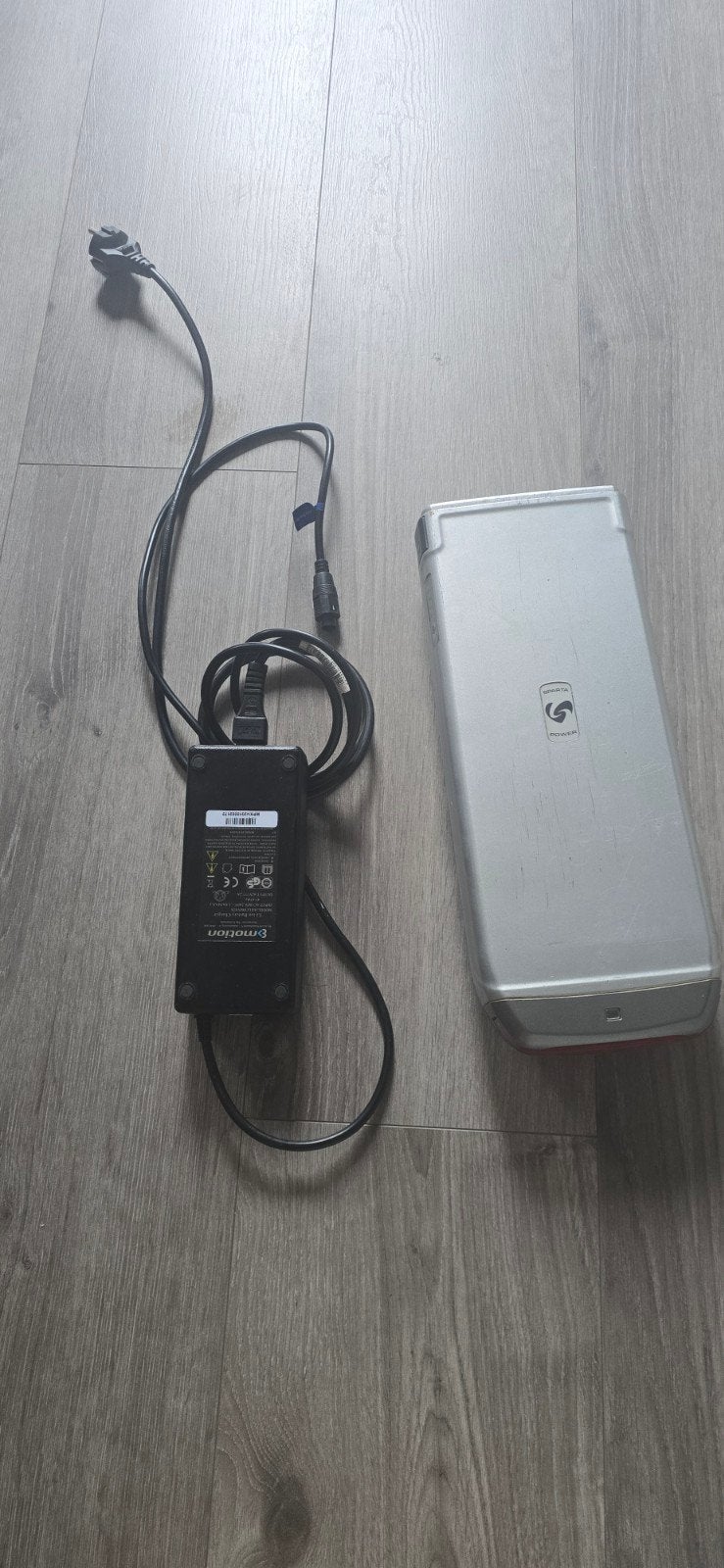 sparta accu met oplader past ook bij sparta  f8e., Ophalen, Minder dan 500 watt