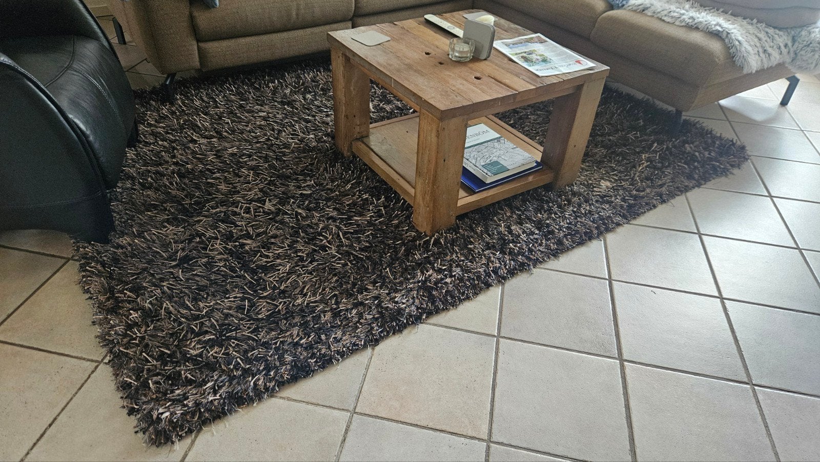 Zwart/bruin hoogpolig vloerkleed, 230x170cm, Huis en Inrichting, Hoogpolig, Modern, Gebruikt, 150 tot 200 cm, Bruin