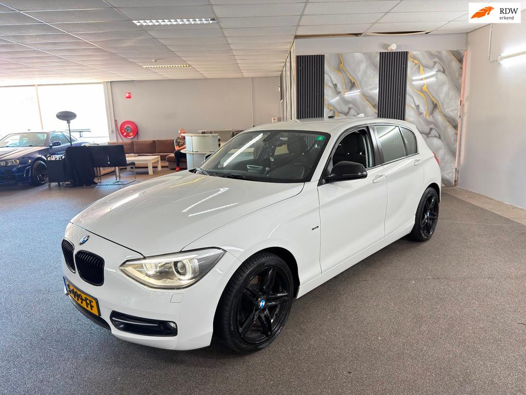 BMW 1-serie 118i Apk Nieuw,Bi-Xenon,Carplay,Clima,Parksensor, 1-Serie, Euro 5, Gebruikt, Zwart
