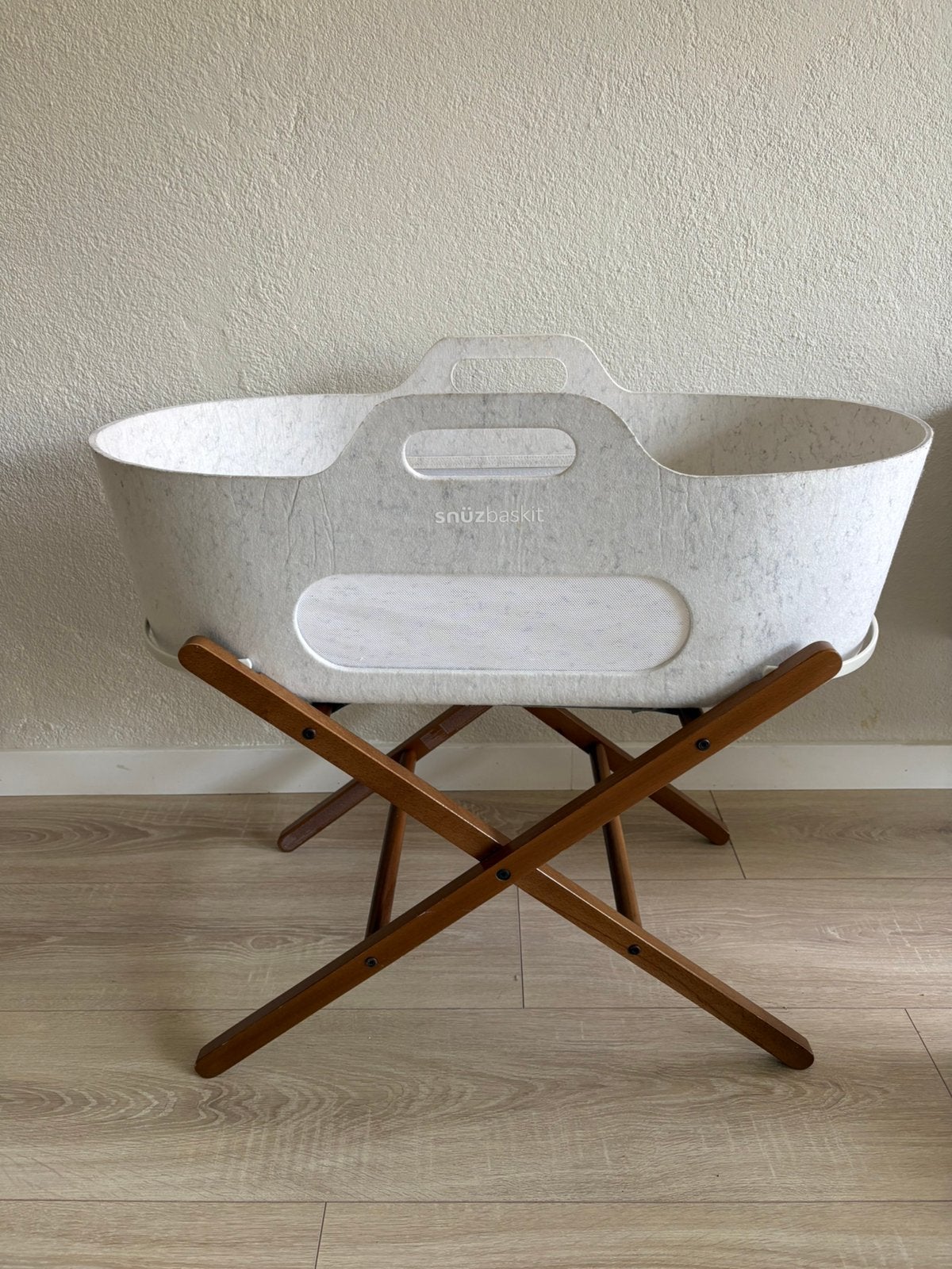 Snuz SnüzBaskit Moses Basket + Stand Set - Barley/Walnut, Ophalen of Verzenden, Zo goed als nieuw, Wieg