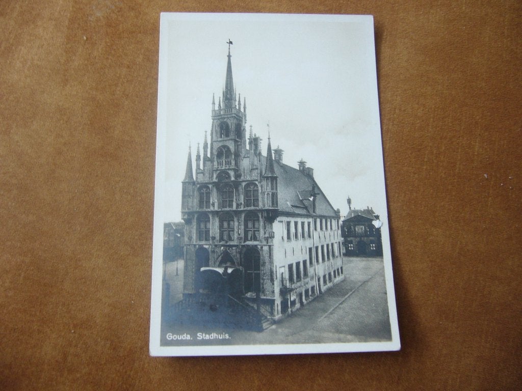 GOUDA    =   STADHUIS, Ophalen of Verzenden, 1940 tot 1960, Ongelopen, Zuid-Holland