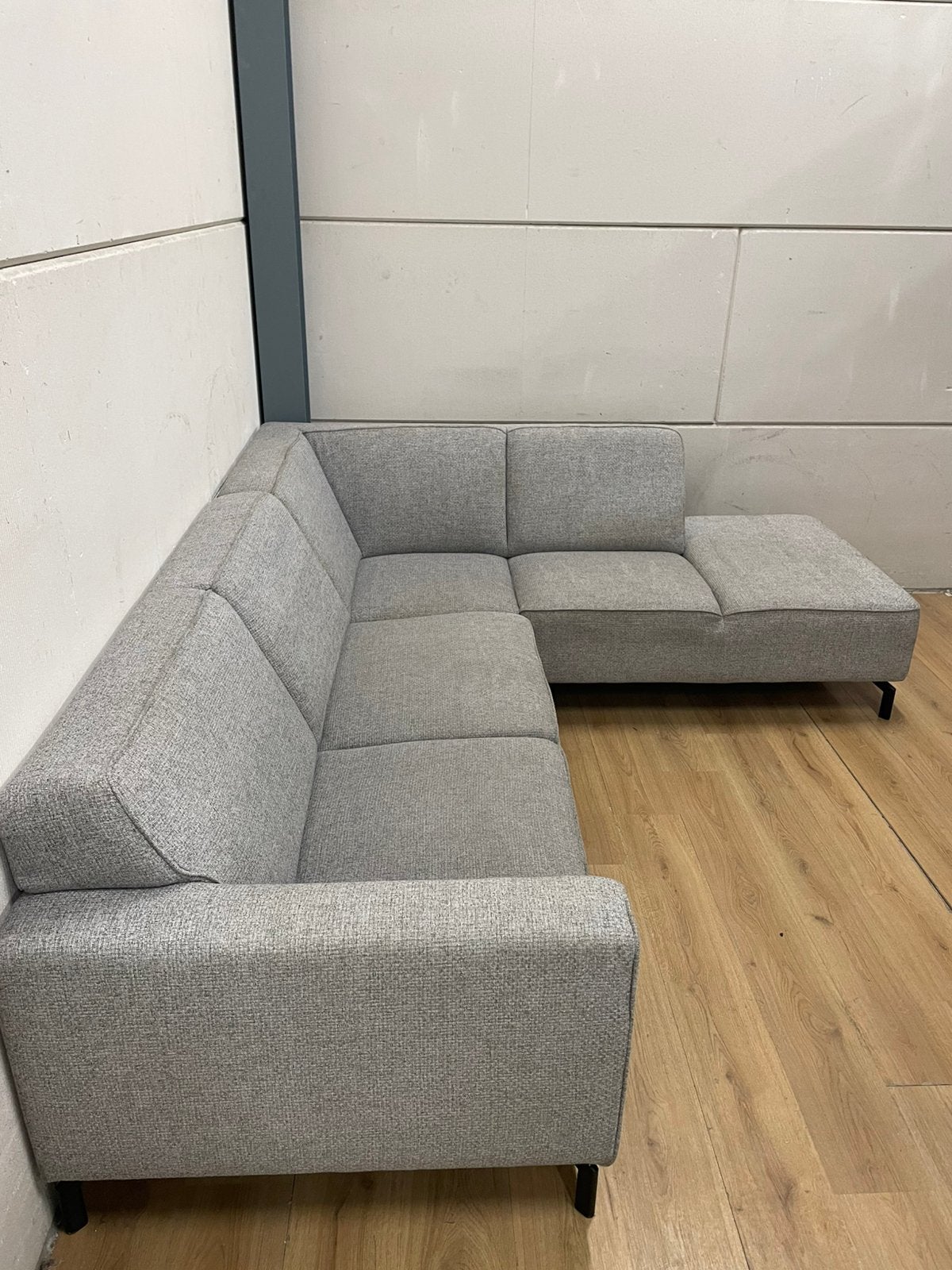 Mooie luxe moderne licht grijze hoekbank - GEREINIGD!!!, Ophalen, 250 tot 300 cm, Luxe, Hoekbank
