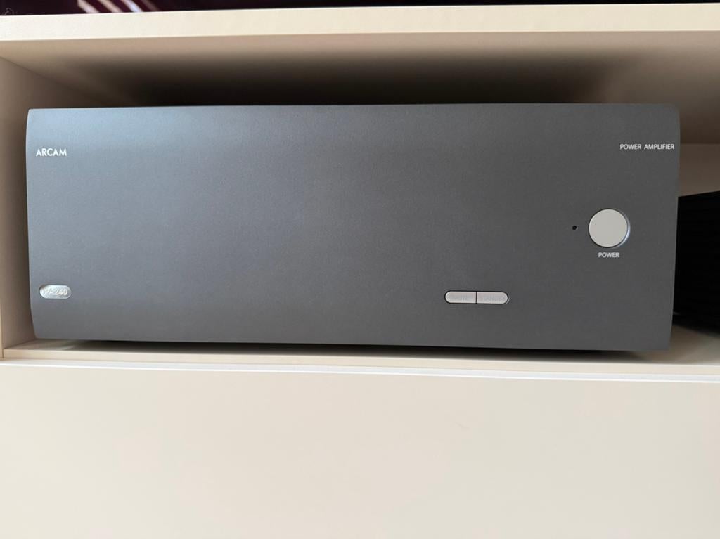 Arcam PA240 stereo 225W /mono 790 W eindversterker, Ophalen of Verzenden, Zo goed als nieuw, 120 watt of meer, Overige merken