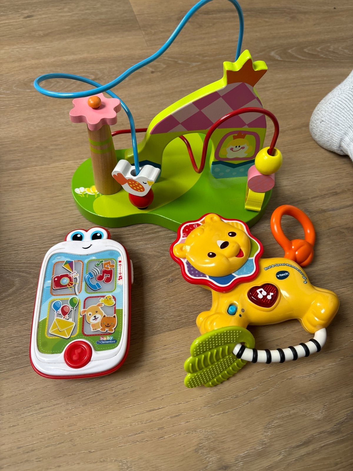 Baby speelgoed set: VTech rammelaar, Clementoni telefoon, kr, Ophalen of Verzenden, Zo goed als nieuw, Overige typen, Met geluid