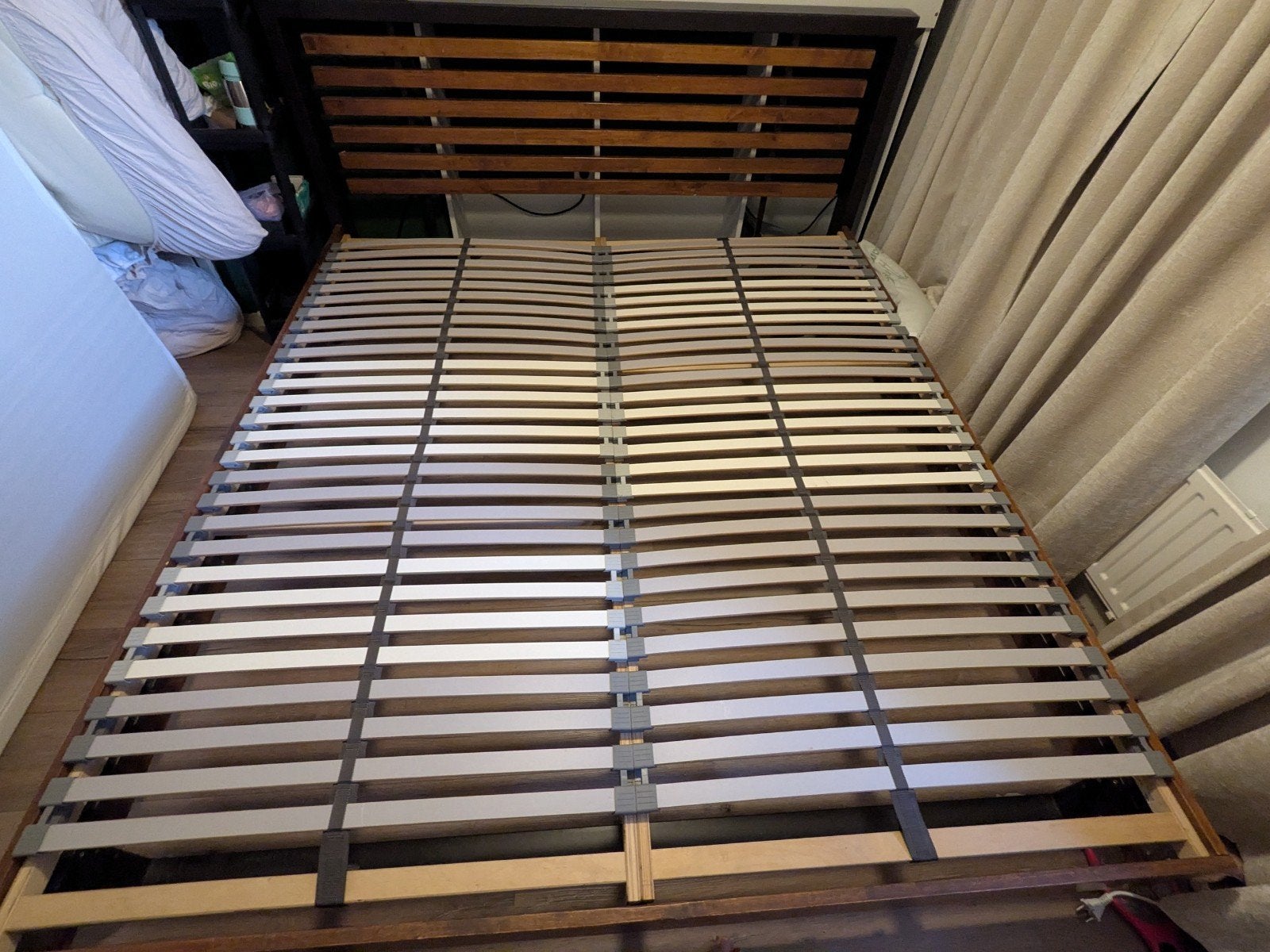 Industrieel bed 180x200 cm met lattenbodem, Ophalen