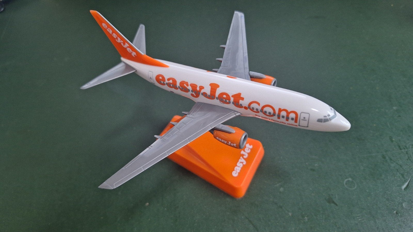 EasyJet 737-700 1/200 met Display Standaard, Ophalen of Verzenden, Gebruikt