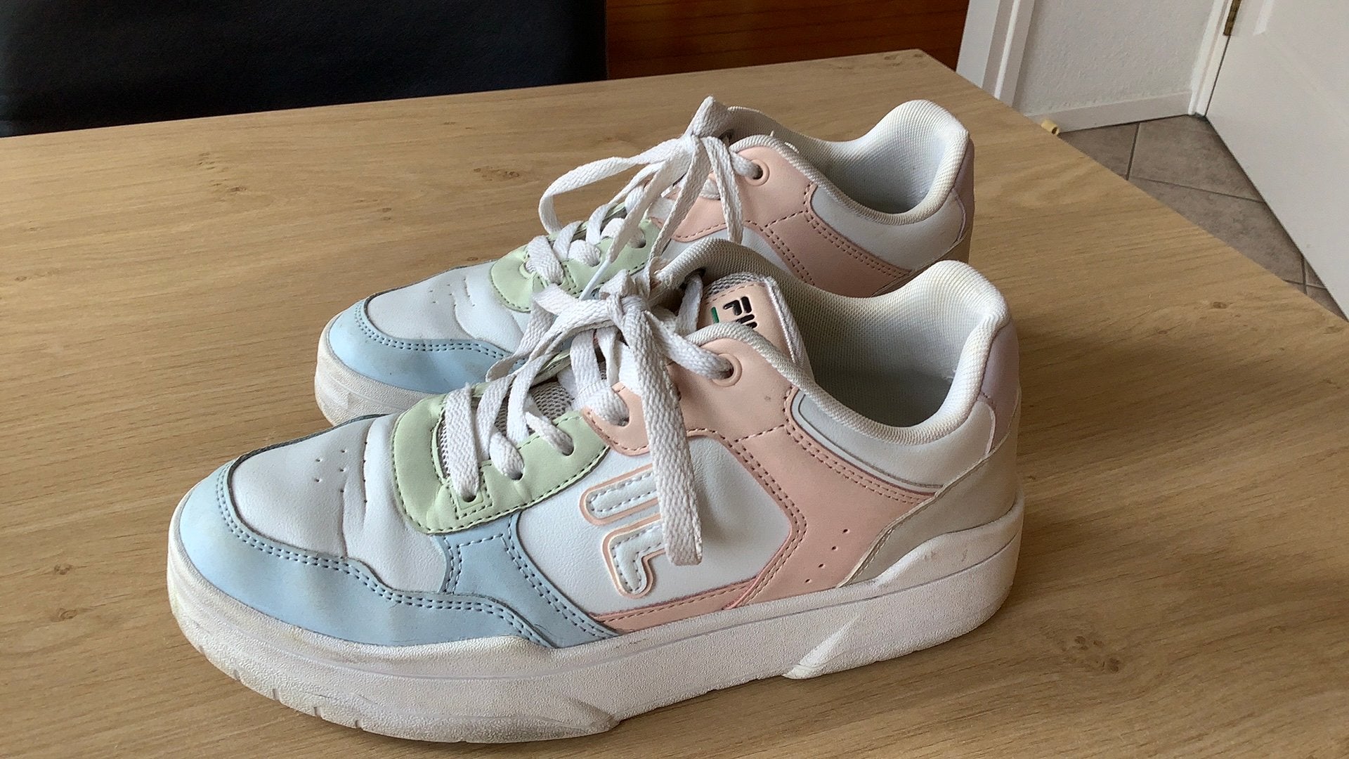 Dames schoenen, Overige kleuren, Ophalen of Verzenden, Sneakers of Gympen, Gedragen