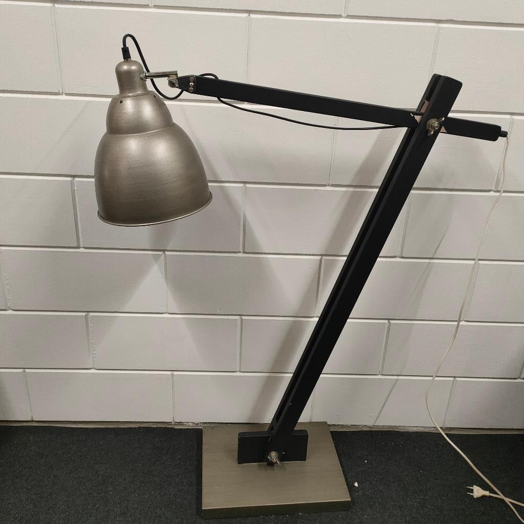 Industriële Vloerlamp (Outlet De Overkant), Ophalen, Gebruikt, Nb, Nb