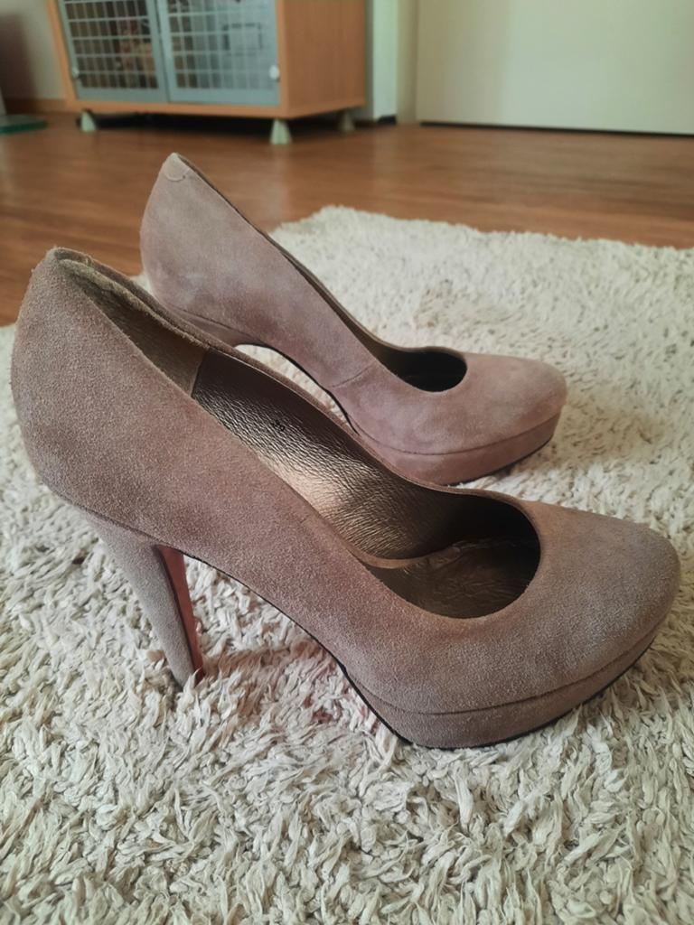 Invito hoge hakken pumps maat 39, Pumps, Beige, Ophalen of Verzenden, Invito