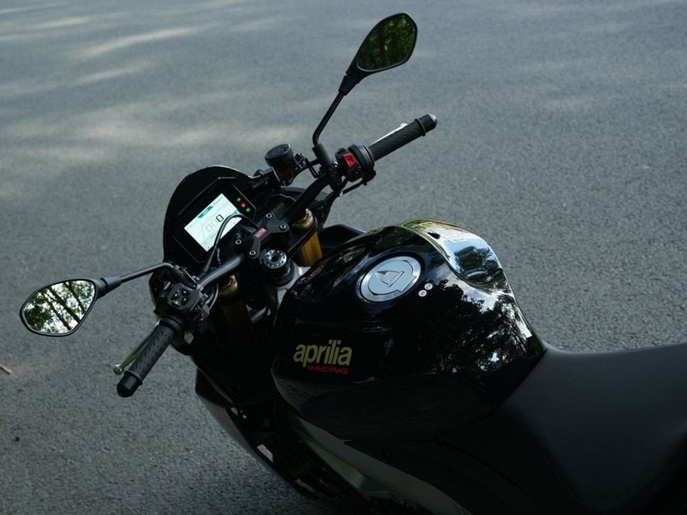 Aprilia Tuono V4 Factory | Origineel | Akrapovic, 1077 cc, Motorrijbewijs A, Bedrijf, Onbekend