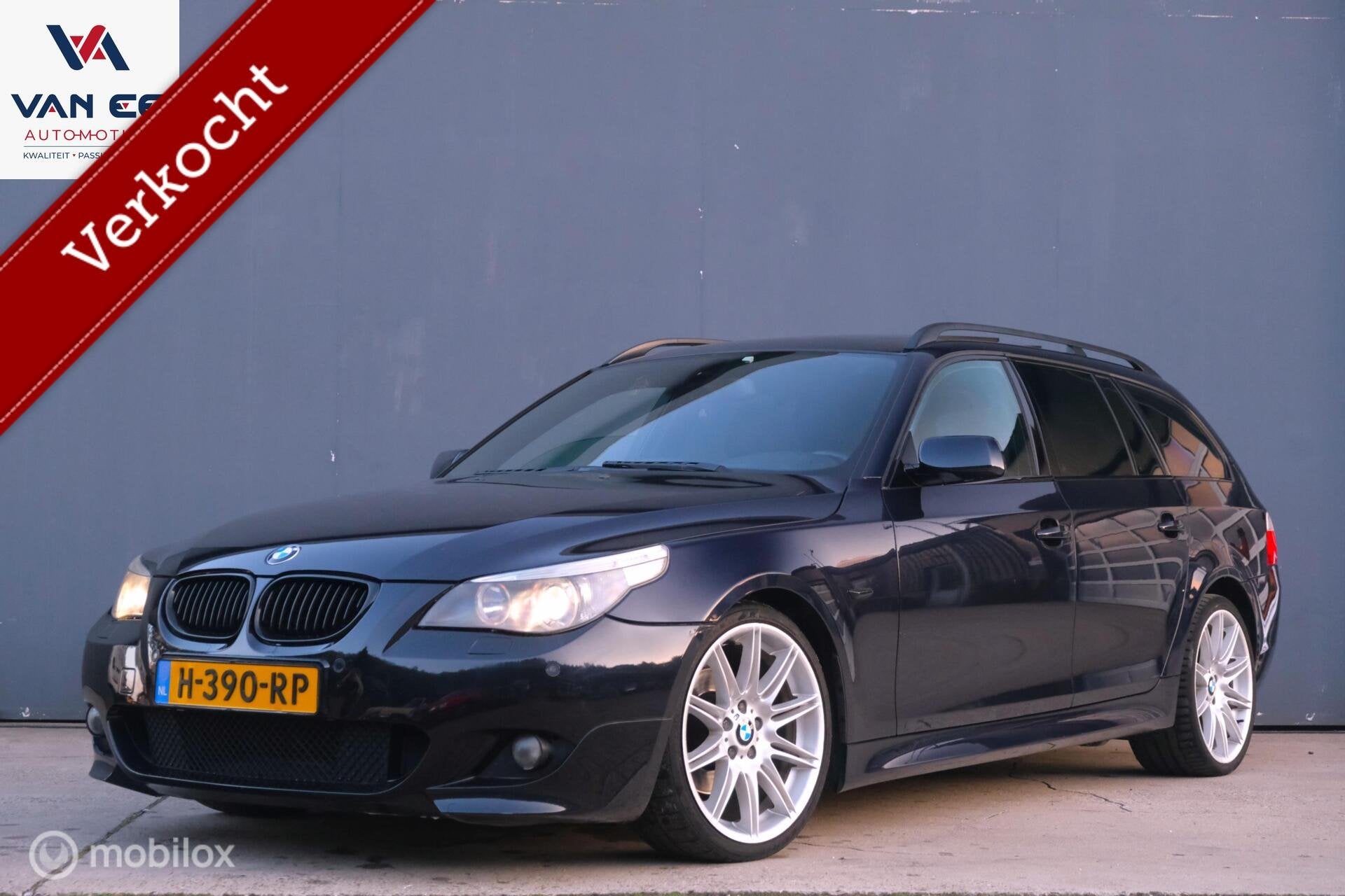 BMW 5-serie Touring 523i M-Sport OEM | Pano Leer Trekhaak, Auto's, BMW, Achterwielaandrijving, Zwart, 2497 cc, Zwart