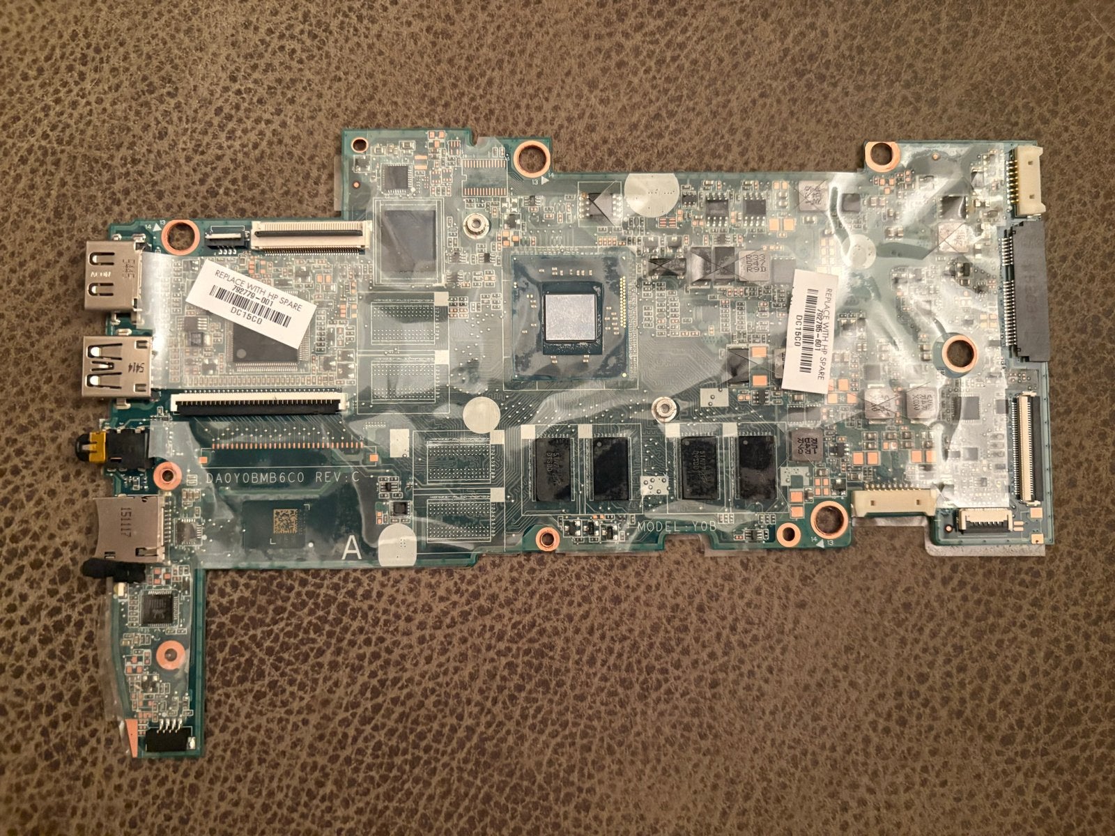HP Stream 13.3” 13-c030nr Moederbord DA0Y0BMB6C0 - Defect, Computers en Software, Ophalen of Verzenden, Niet werkend, Intel