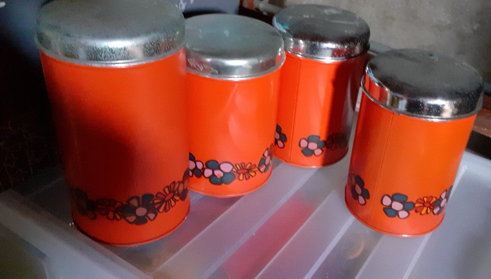 4 stuks bewaar blikken oranje oud, Huis en Inrichting, Ophalen of Verzenden, Overige materialen, Pot, Bus of Blik