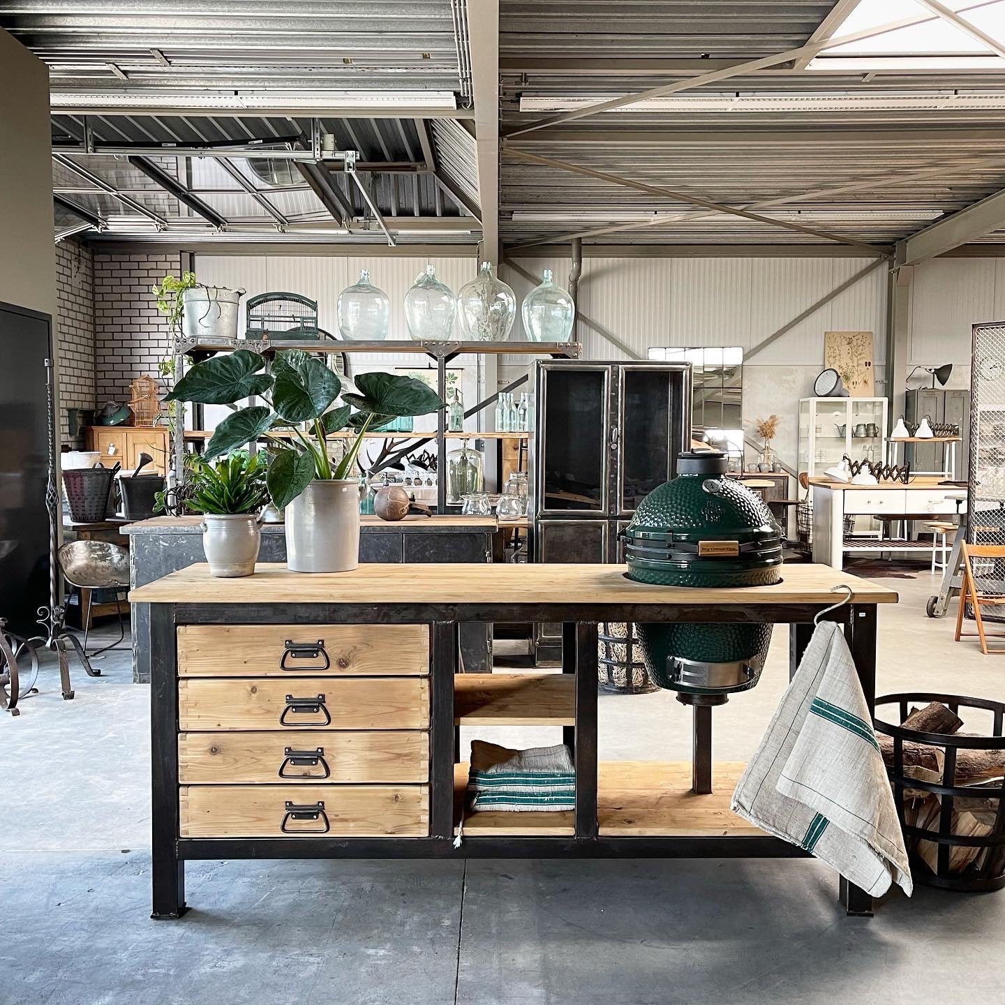 Industriële buitenkeuken, werkbank, Big Green Egg, barbecue, Ophalen