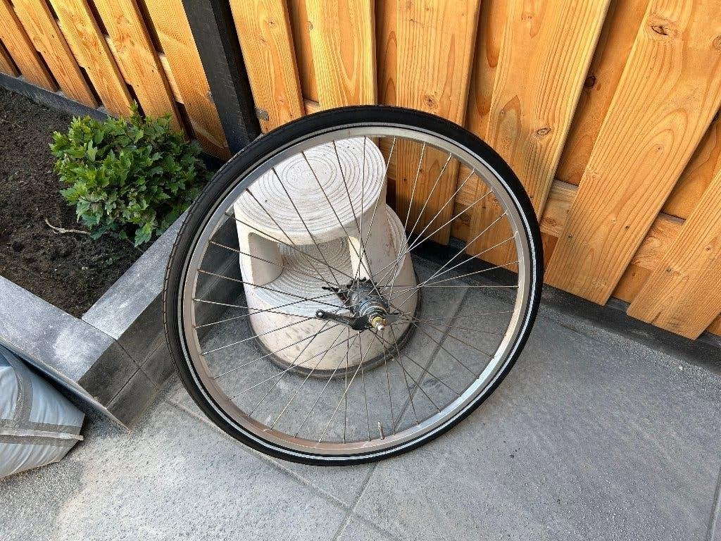 Achterwiel 28 inch 3 NEXUS versnellingen terugtaprem, Wiel, Gebruikt, Shimano Nexus, Ophalen of Verzenden
