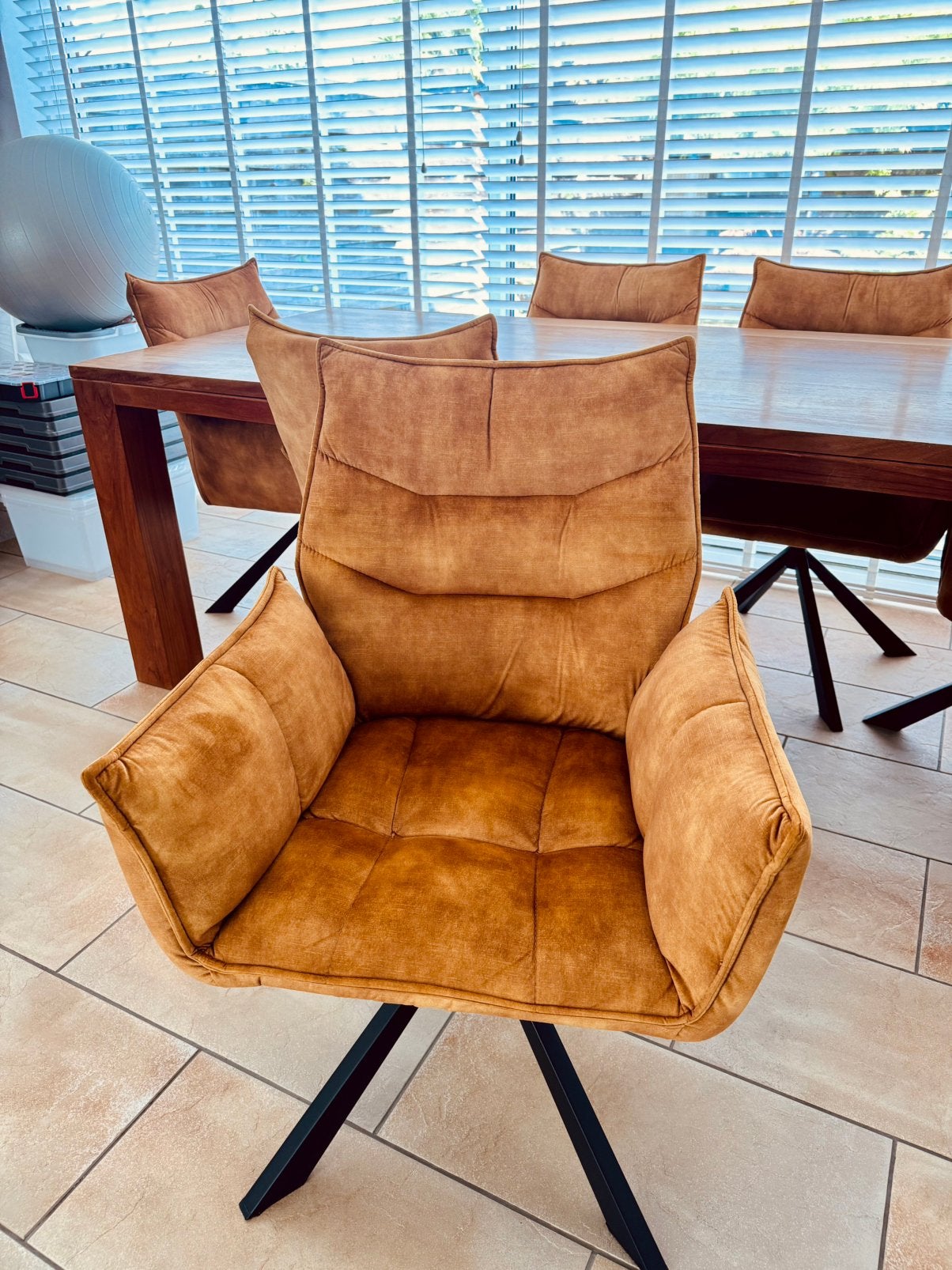 6 luxe draaibare eetkamerstoelen oker, Ophalen, Bruin, Zo goed als nieuw, Stof