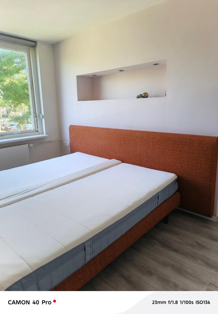 2 pers Bed met 2 matras, Ophalen of Verzenden, Zo goed als nieuw, Tweepersoons