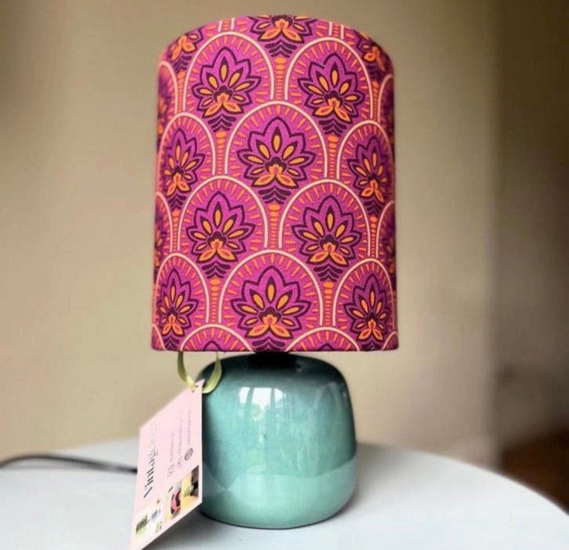 Prachtige vintage tafellamp met retro look NIEUW, Ophalen of Verzenden, Zo goed als nieuw