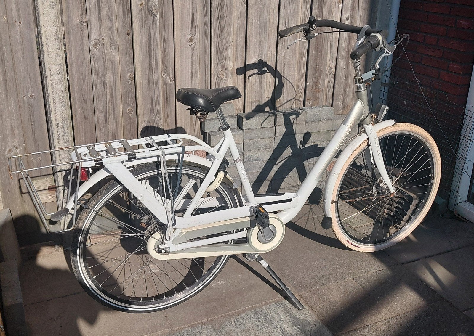 Puch Moederfiets 28 inch - Ideaal voor ouders, Fietsen en Brommers, Fietsen | Dames | Moederfietsen, Velgrem, Dubbele standaard