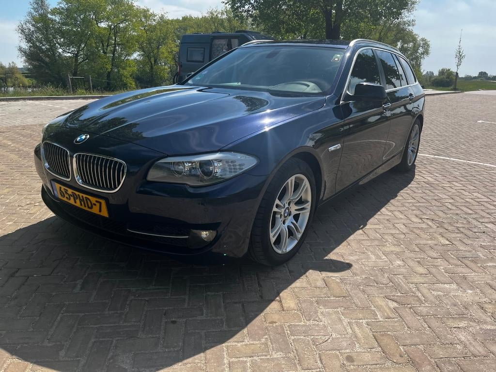 BMW 535i Touring High Exe |  NL  | Bak revisie | 6-cilinder, Automaat, Achterwielaandrijving, Zwart, 2000 kg